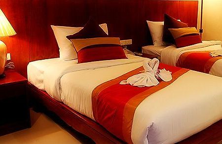 Malin Patong Hotel Luaran gambar
