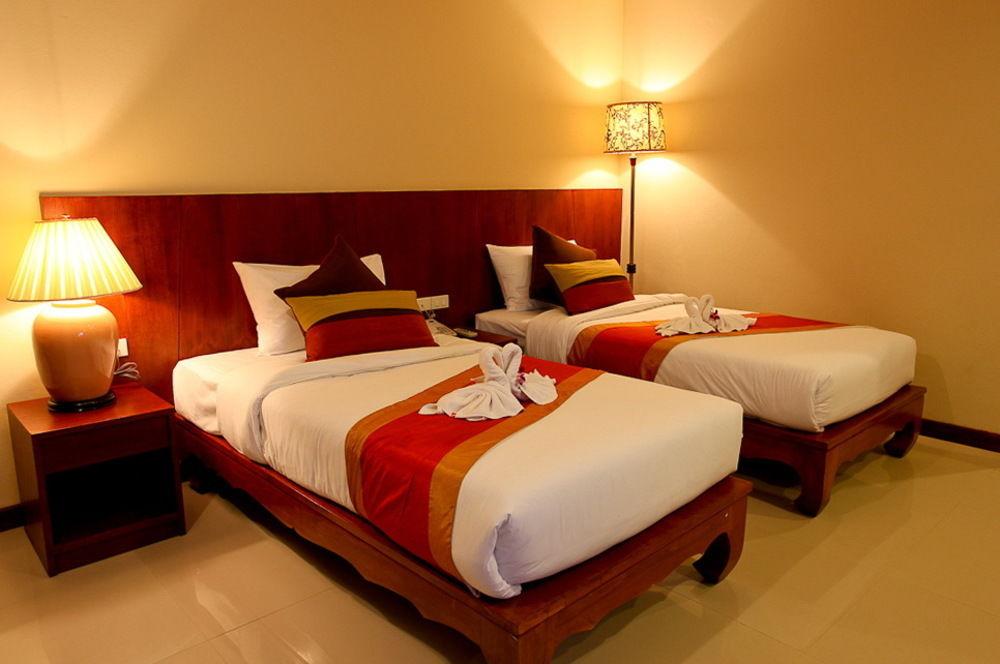 Malin Patong Hotel Luaran gambar