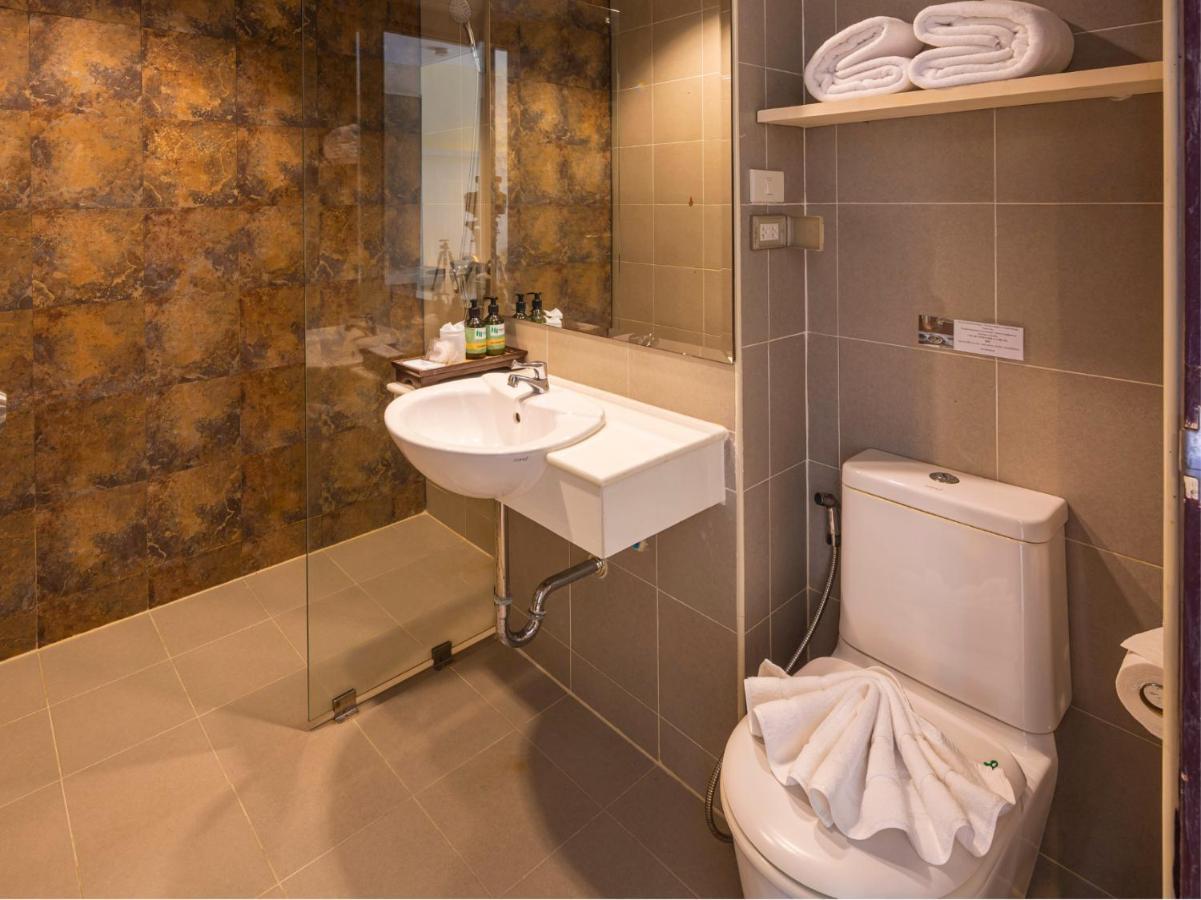 Malin Patong Hotel Luaran gambar