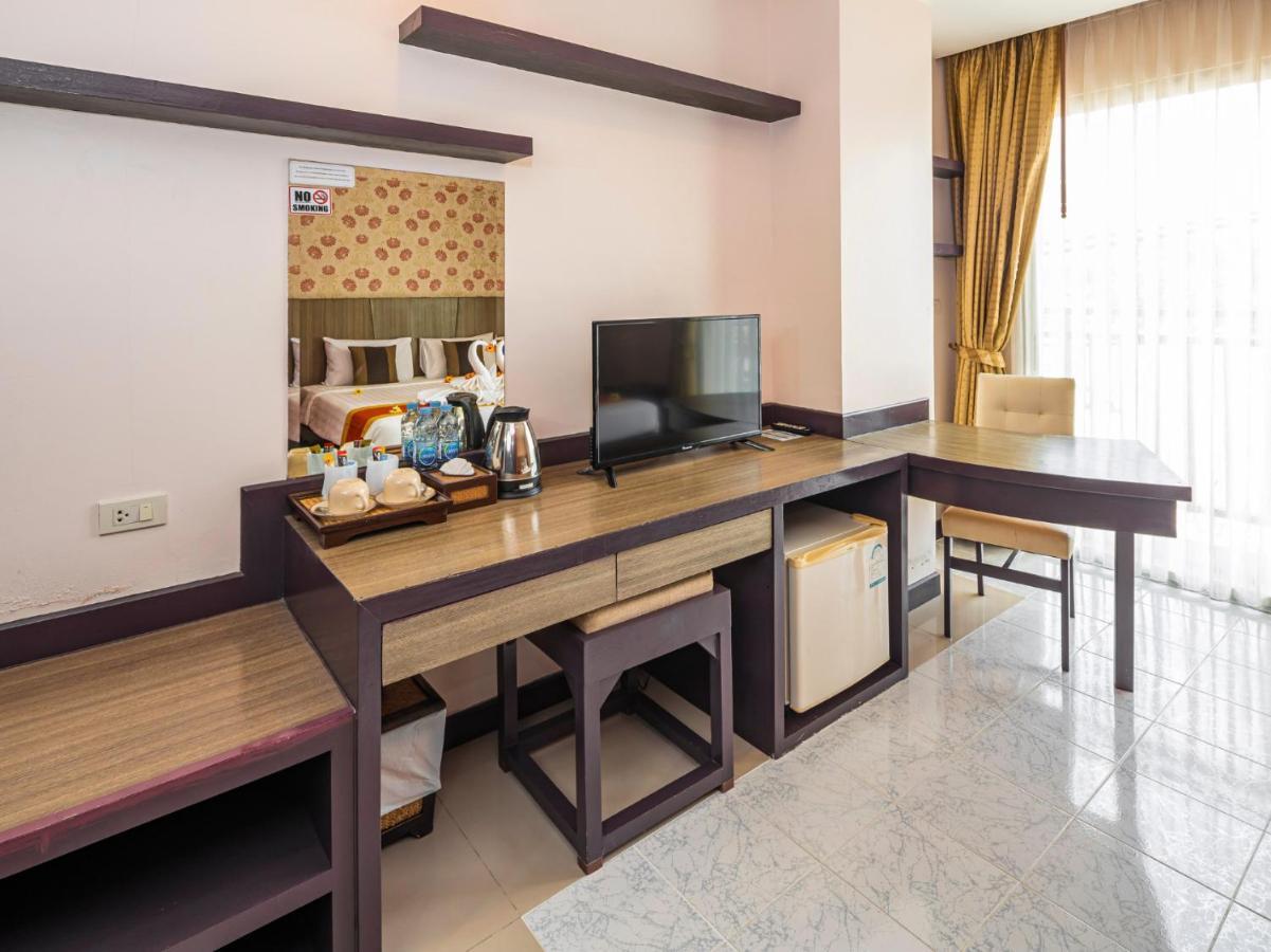 Malin Patong Hotel Luaran gambar