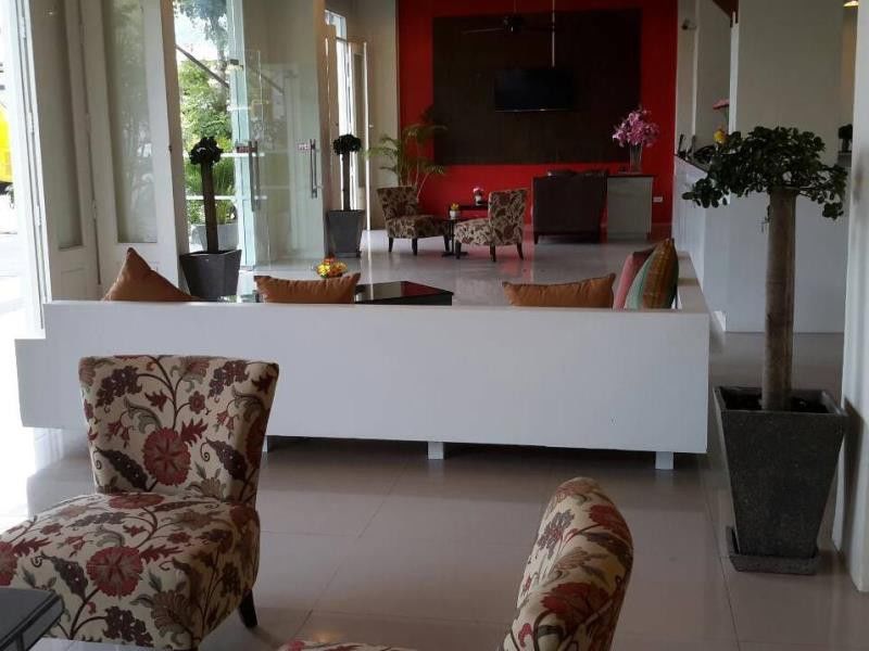 Malin Patong Hotel Luaran gambar